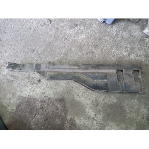 Пыльник двигателя DAF CF 85 с рамы (827) -1