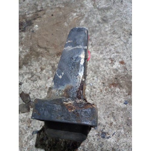 Отбойник задний с кронштейном (низкая рама) Volvo FH (883)-1