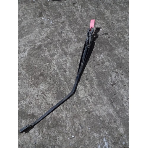 Поводок дворников Volvo (484)