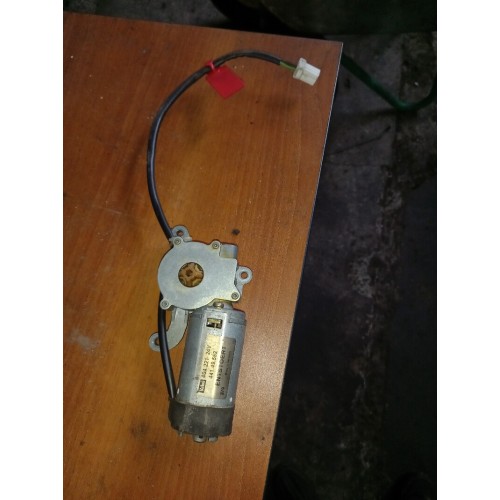 Моторчик люка Mercedes Actros (134)-2