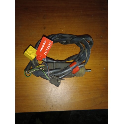 Доводчик замка двери Mercedes (122)