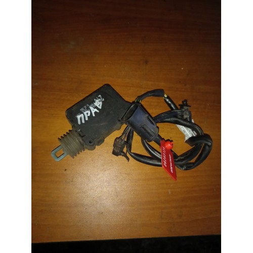 Доводчик замка двери Mercedes (125)