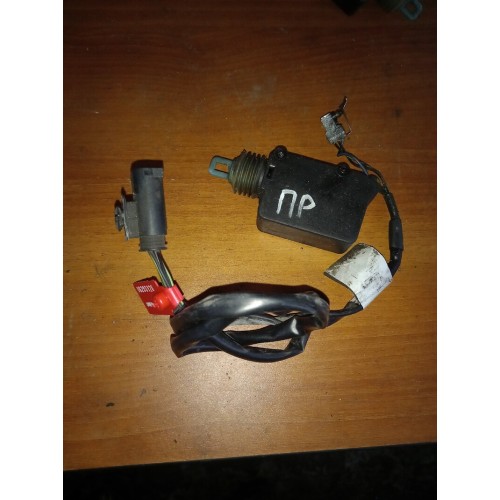 Доводчик замка двери Mercedes (126)