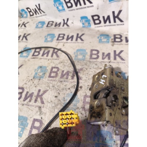 Замок двери Mercedes внутренний LH (121)*-2