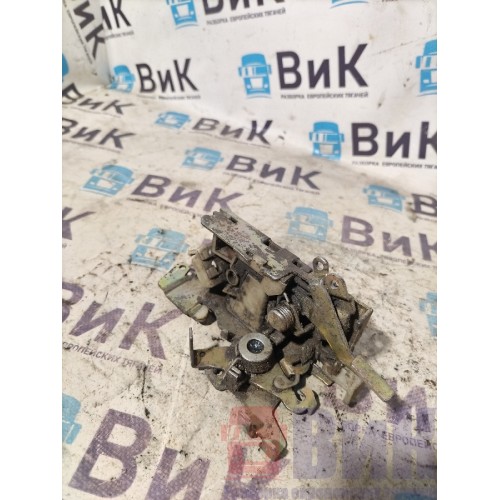 Замок двери Mercedes внутренний RH (120)*-4