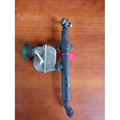 Цилиндр сцепления Mercedes в сборе с бачком (099)-1