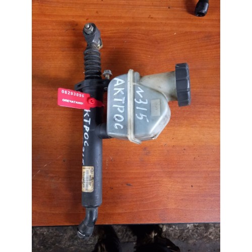 Цилиндр сцепления Mercedes в сборе с бачком (096)