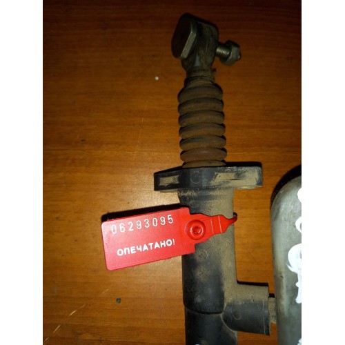 Цилиндр сцепления Mercedes в сборе с бачком (095)-1