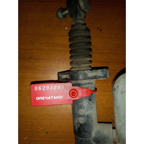 Цилиндр сцепления Mercedes в сборе с бачком (093)-2