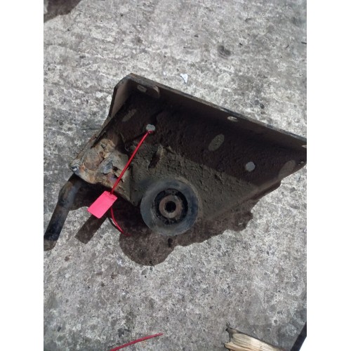 Кронштейн кабины Volvo FH 12 передний (558)-1