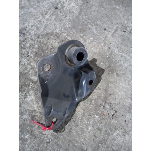 Кронштейн цилиндра подъема кабины Volvo (543)-1