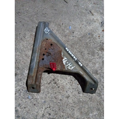 Кронштейн бампера Volvo RH (550)