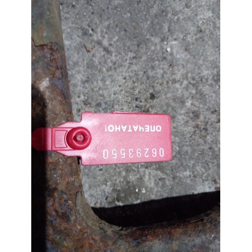 Кронштейн бампера Volvo RH (550)-2