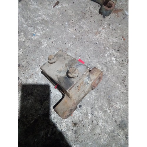 Кронштейн переднего стабилизатора Volvo (613)-1