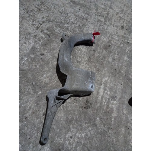 Кронштейн бампера Mercedes Axor LH (662)