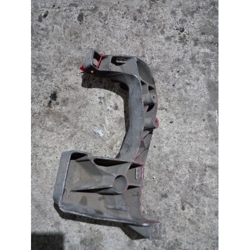 Кронштейн бампера Mercedes Actros MP1 LH (664)-2