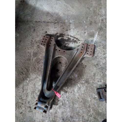 Кронштейн реактивной тяги (бугель) Volvo FH 12 RH (590)