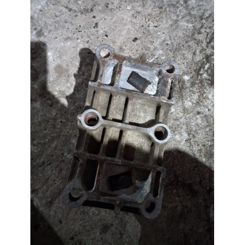 Подушка двигателя задняя Mercedes (521)-2