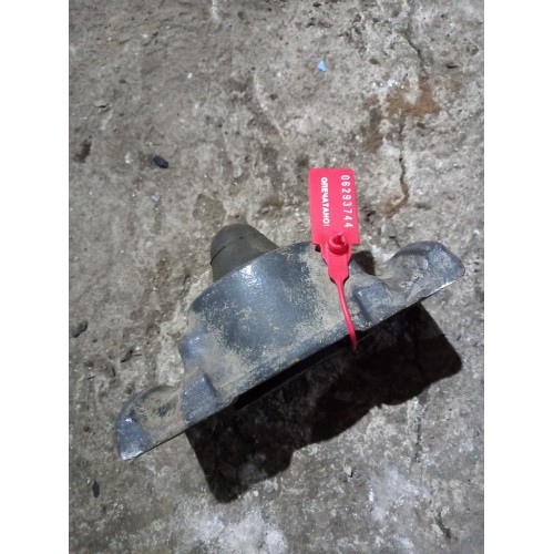 Проставка передних стремянок с отбойником Mercedes (744)