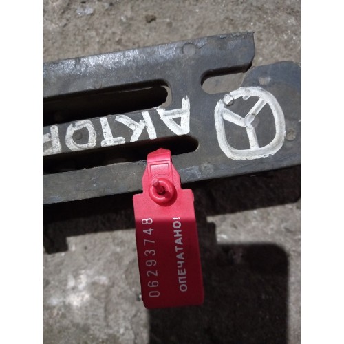 Подушка радиатора Mercedes Actros (748)-3