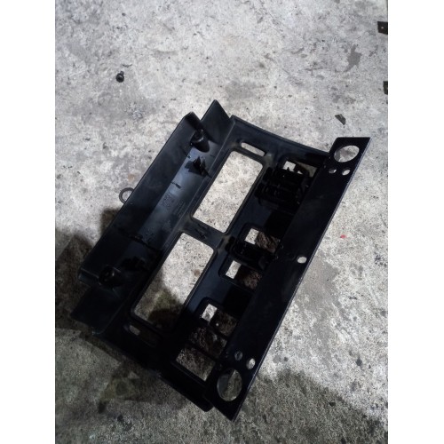 Накладка на торпедо (централ.часть под воздуховоды) DAF XF105 410 822577 (505)-3