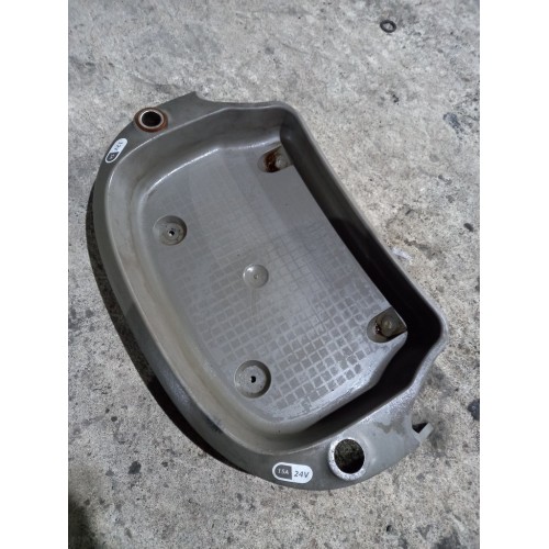 Часть торпедо DAF XF105 410 822577 (централ.полка) под прикуриватель (504)