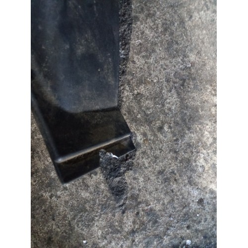 Пластик троса инструментального ящика DAF XF105 410 822577 LH (890)-2