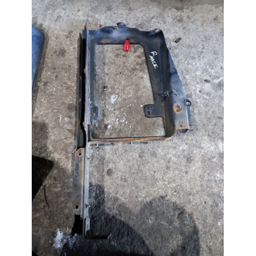 Кронштейн фары Renault Magnum Mack500 133575 RH (867)