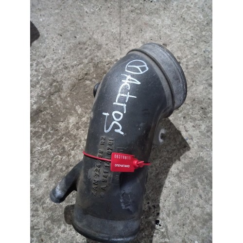 Патрубок воздушного фильтра Mercedes OM 501 (811)