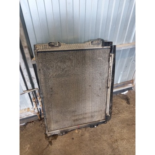 Радиатор основной Scania P340 633203 BEHR (392) -1