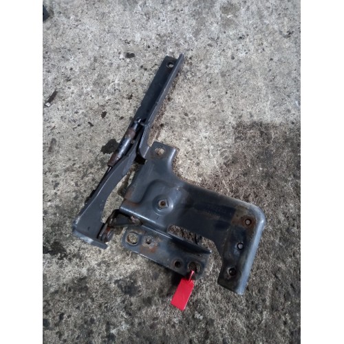 Петля подножки обслуживания Scania P340 633203 RH (238)-2