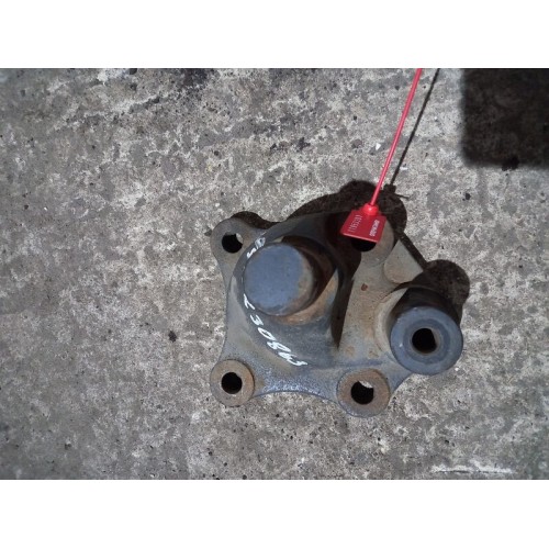 Кронштейн цилиндра подъема кабины Mercedes (201)