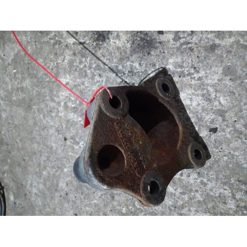 Кронштейн цилиндра подъема кабины Mercedes (201)-1