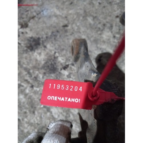 Кронштейн цилиндра подъема кабины Mercedes (204)-2