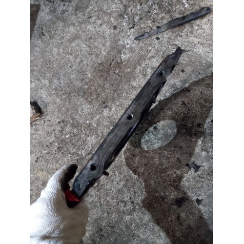 Крышка двигателя лобовая Mercedes Axor (046)-3