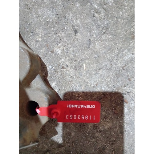 Кронштейн V-образной тяги Mercedes (063)-1