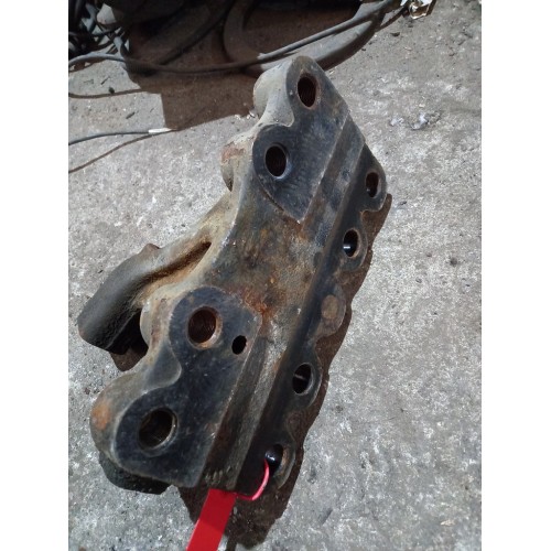 Кронштейн V-образной тяги Mercedes (062)-1