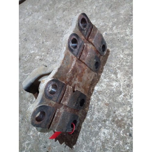 Кронштейн V-образной тяги Mercedes (066)-1