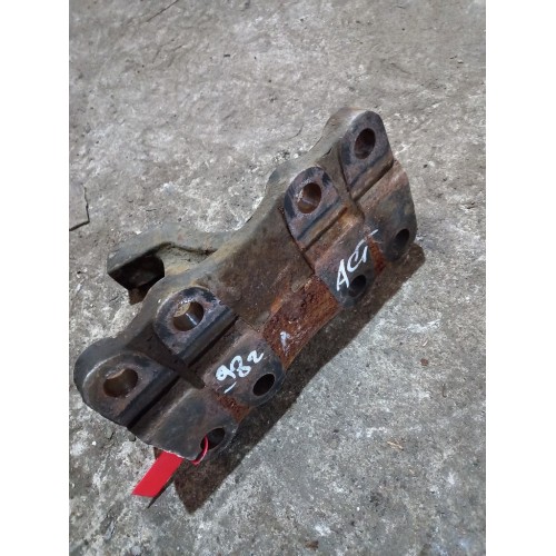 Кронштейн V-образной тяги Mercedes (078)-1