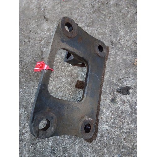 Кронштейн V-образной тяги Mercedes (068)-2