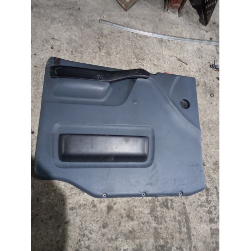 Обшивка (карта) двери DAF 95 547875 с ручкой LH (006)