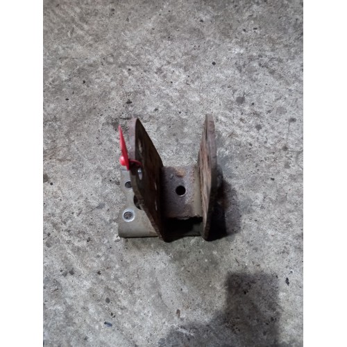 Кронштейн усилителя бампера Mercedes Actros (060)