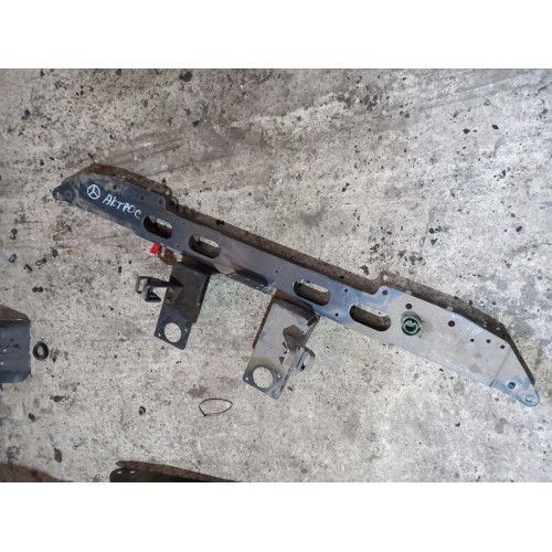 Кронштейн розеток Mercedes Actros (550)-1