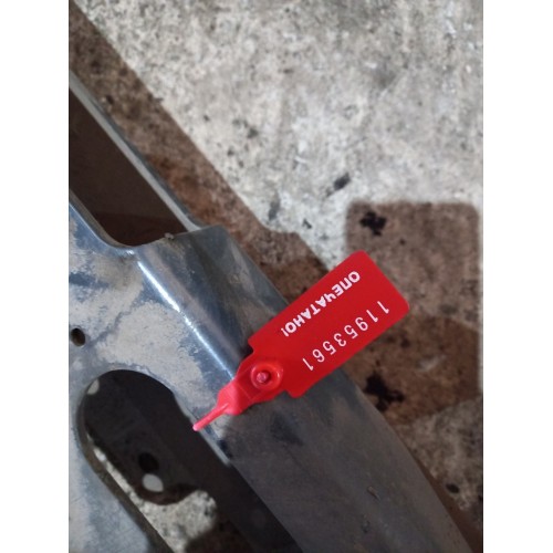 Кронштейн розеток Mercedes Actros (561)-1