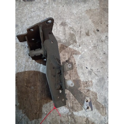 Кронштейн подножки Mercedes (560)-5