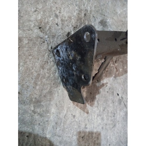 Кронштейн подножки Mercedes (560)-4