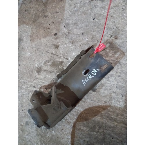 Кронштейн подножки Mercedes (560)-1