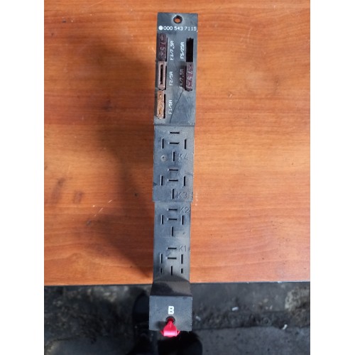 Блок предохранителей Mercedes (052)-3