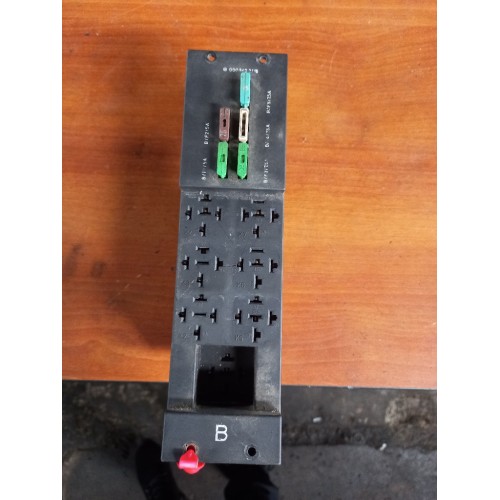 Блок предохранителей Mercedes (049)-2