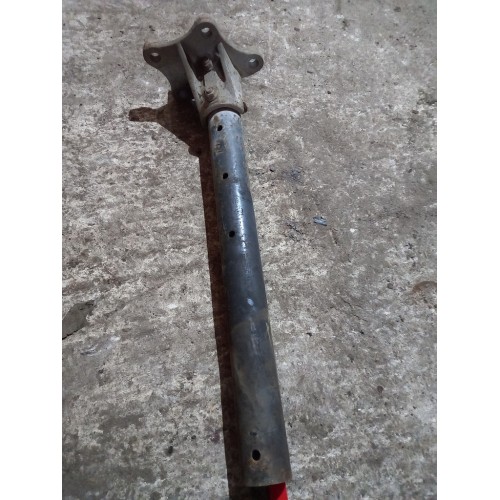 Кронштейн полукрыла (труба) Mercedes задний (636)